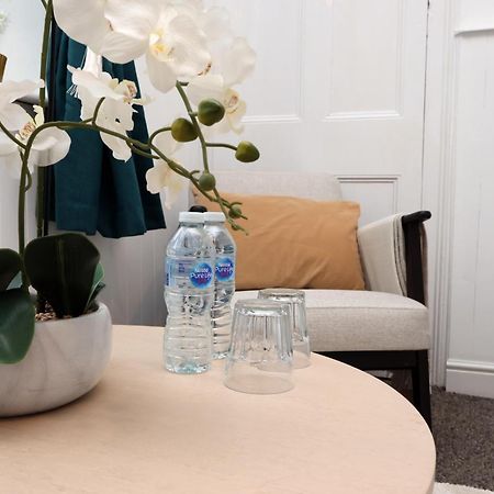Cardiff City Guesthouse, Central Rooms, Fast Wi-Fi, On-Street Parking Kültér fotó