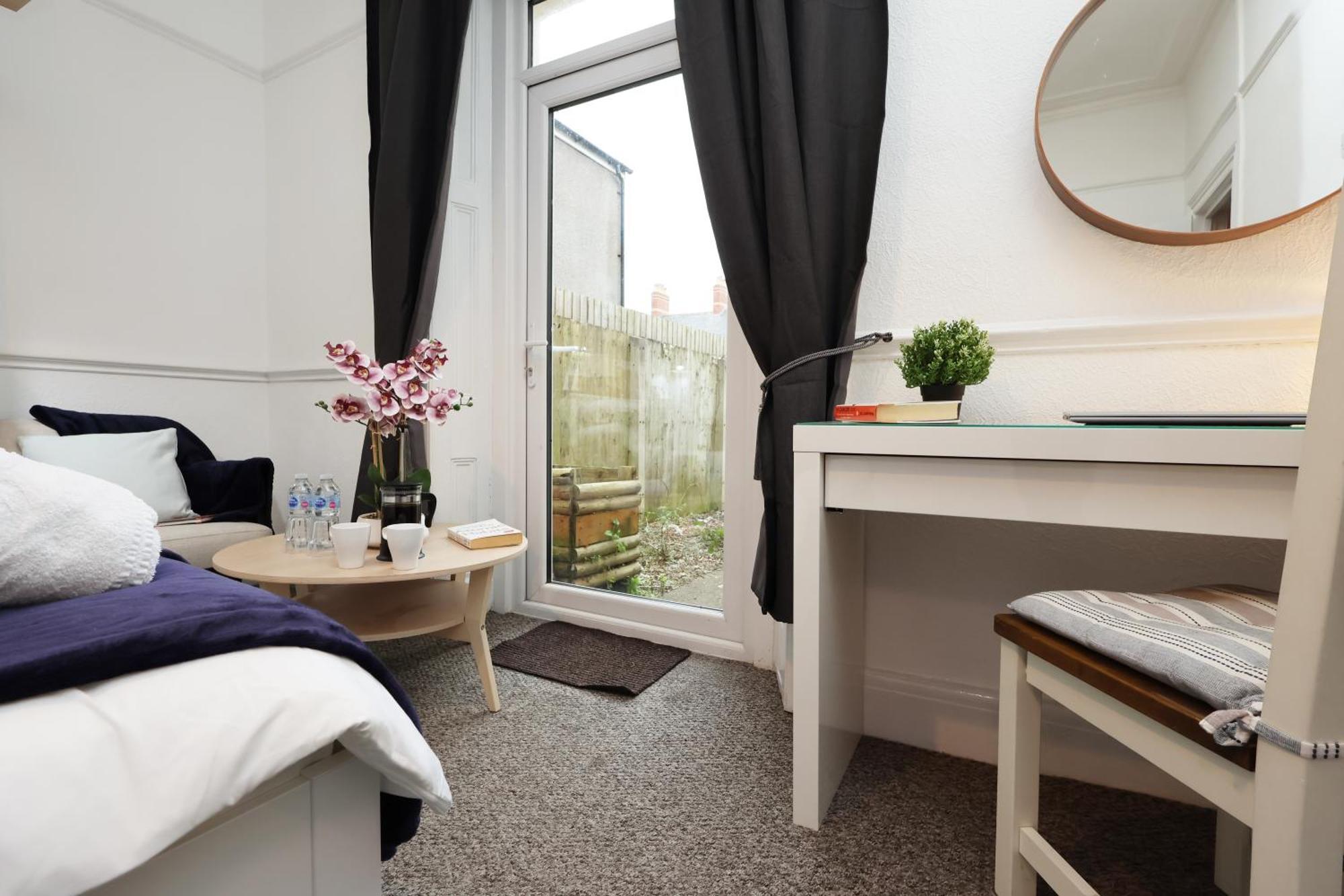 Cardiff City Guesthouse, Central Rooms, Fast Wi-Fi, On-Street Parking Kültér fotó