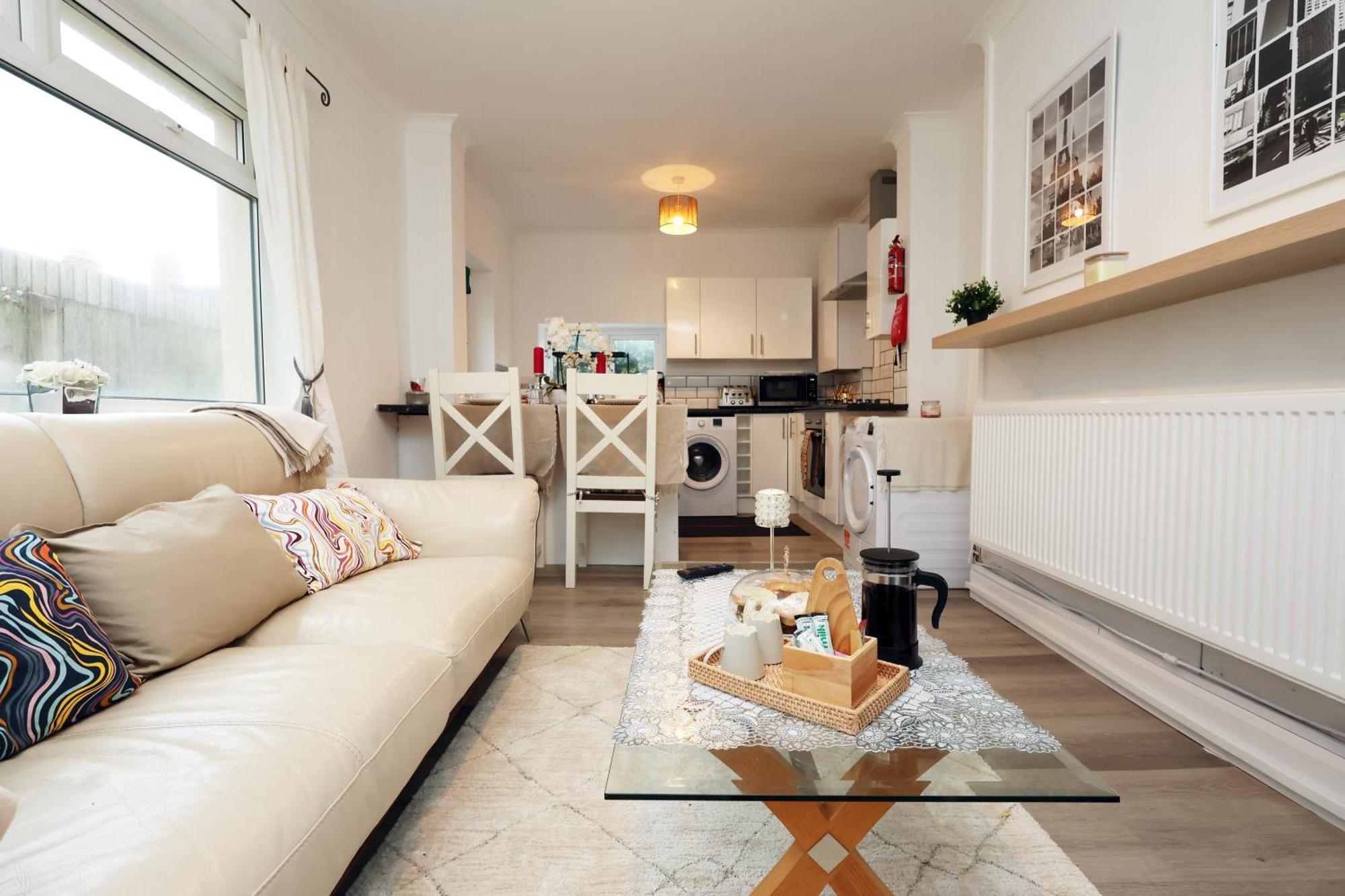 Cardiff City Guesthouse, Central Rooms, Fast Wi-Fi, On-Street Parking Kültér fotó