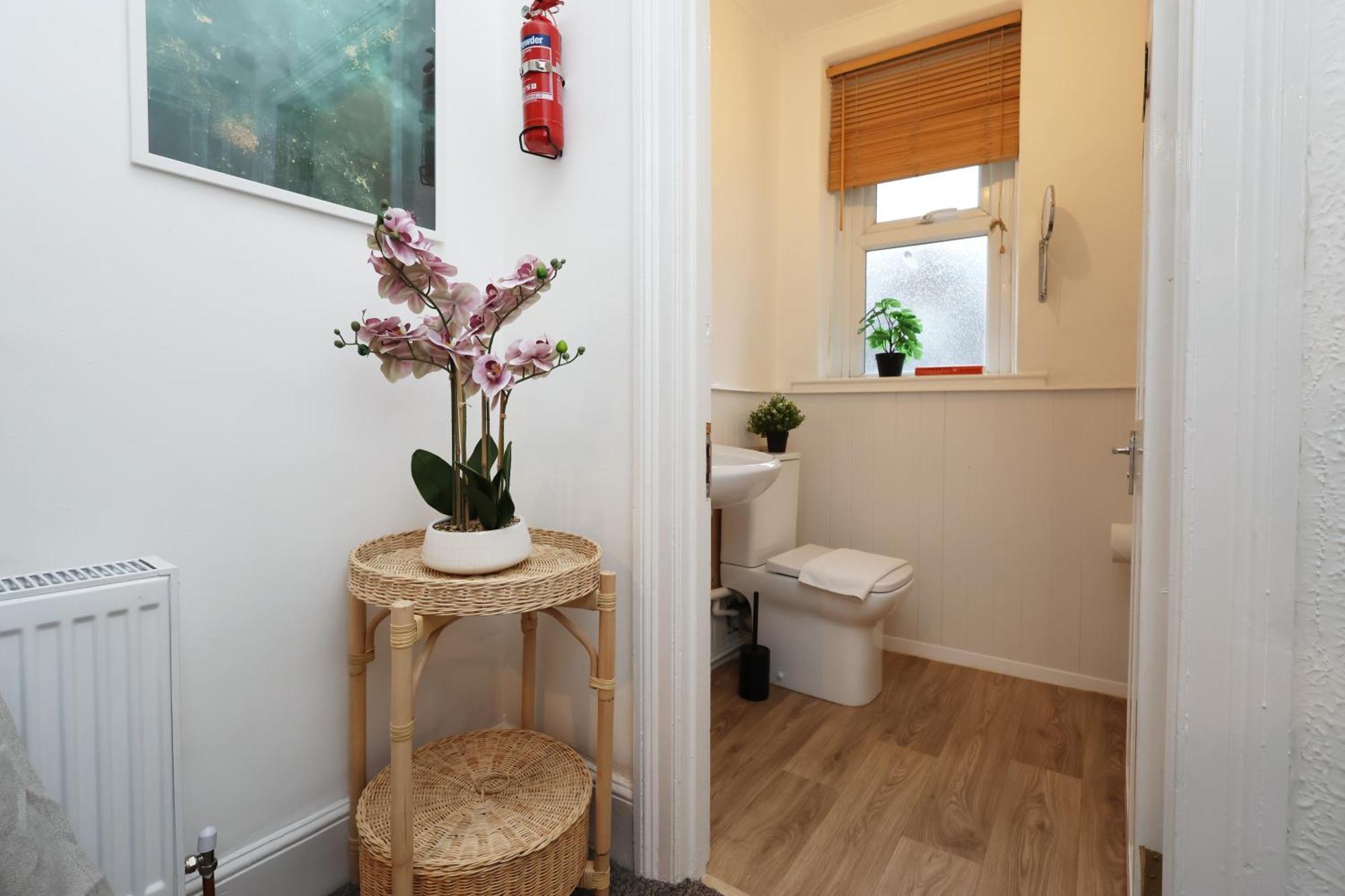 Cardiff City Guesthouse, Central Rooms, Fast Wi-Fi, On-Street Parking Kültér fotó
